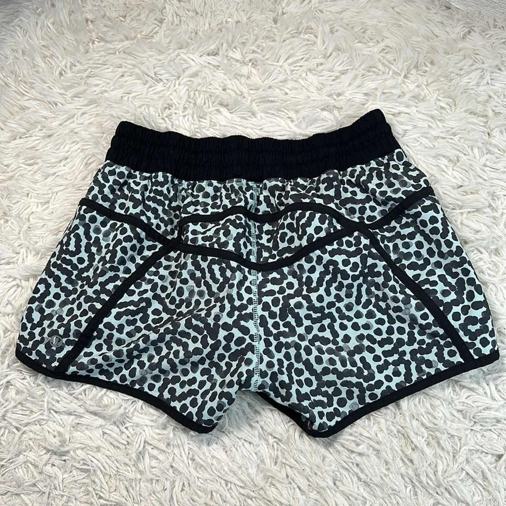 Lululemon Tracker Short III *4-way Stretch Ace Spot Tranquil Blue Black